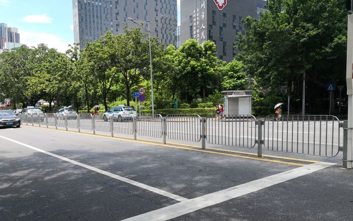 廣東護(hù)欄,東莞護(hù)欄,圍墻護(hù)欄,陽臺護(hù)欄,安全防護(hù)欄